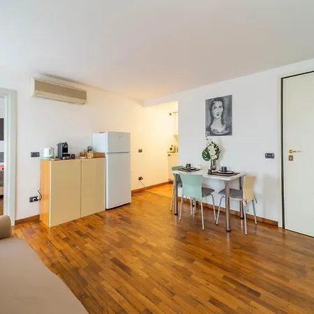Apartment Parrot House - Casa In Centro A *