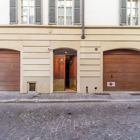 Parrot House - Casa In Centro A Apartment Parma